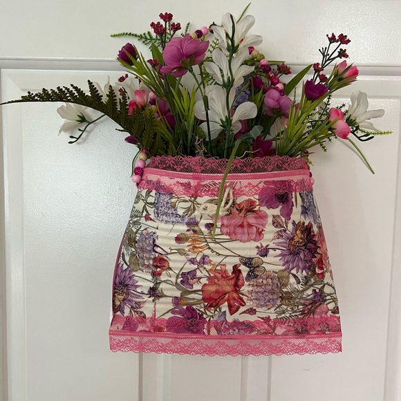 Decorated oversized tin can - Picture 4 of 13